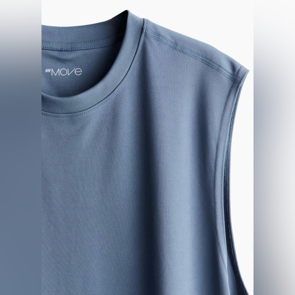 H&M Regular-Fit Sport Tank Top 2 Pack. - Picture 6 of 10